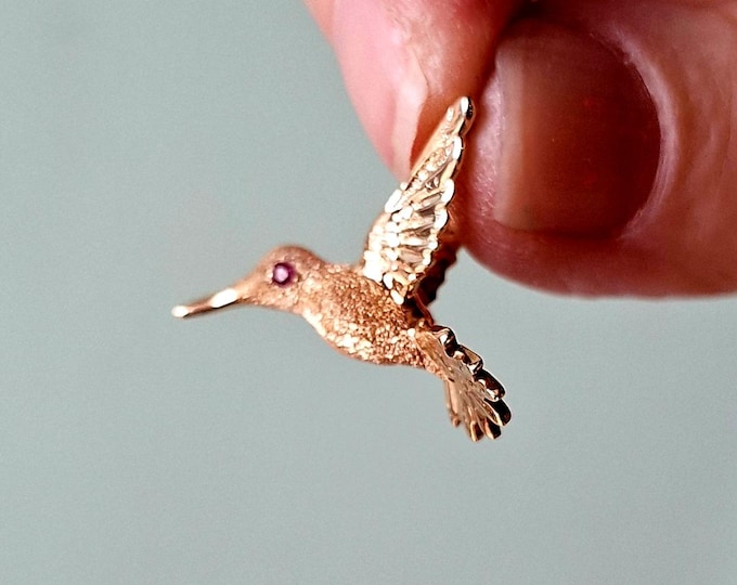 14K Yellow Gold Hummingbird Pendant with Ruby Eye