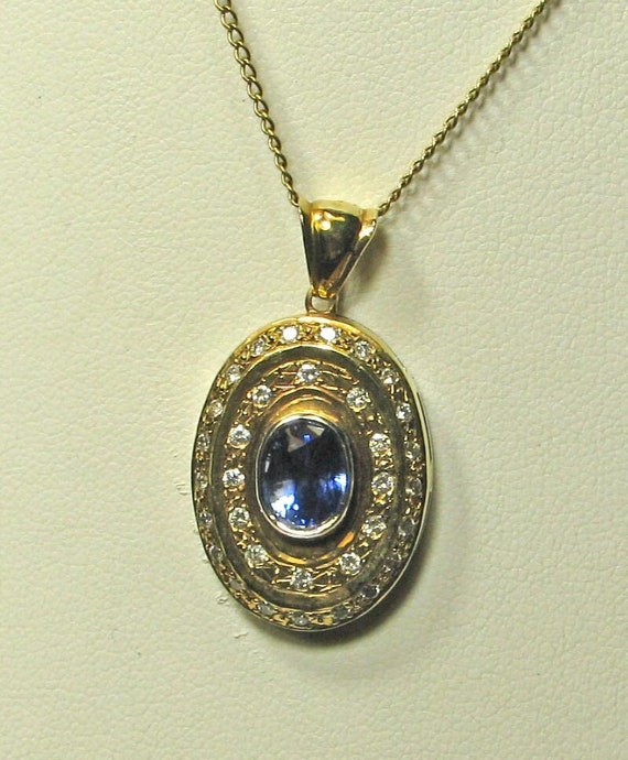Natural Violet Sapphire and Diamond Gold Pendant