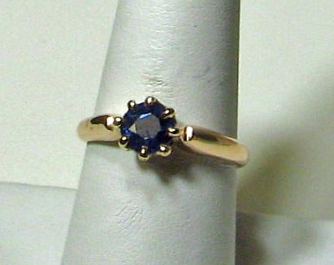 Vintage Edwardian Gold Sapphire Solitiare Ring