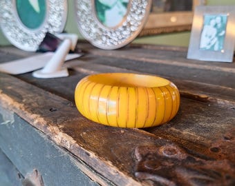 Vintage Art Deco Butterscotch Bakelite Lined Bangle Bracelet
