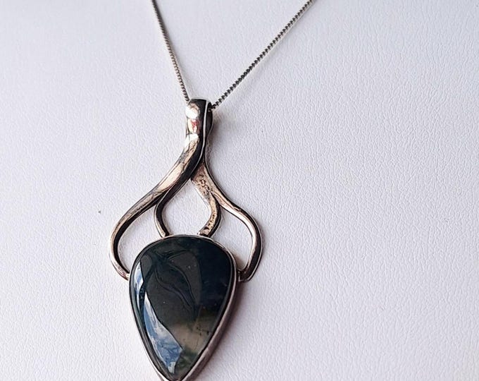 Sterling Silver Moss Agate Pendant with Art Nouveau Style Setting