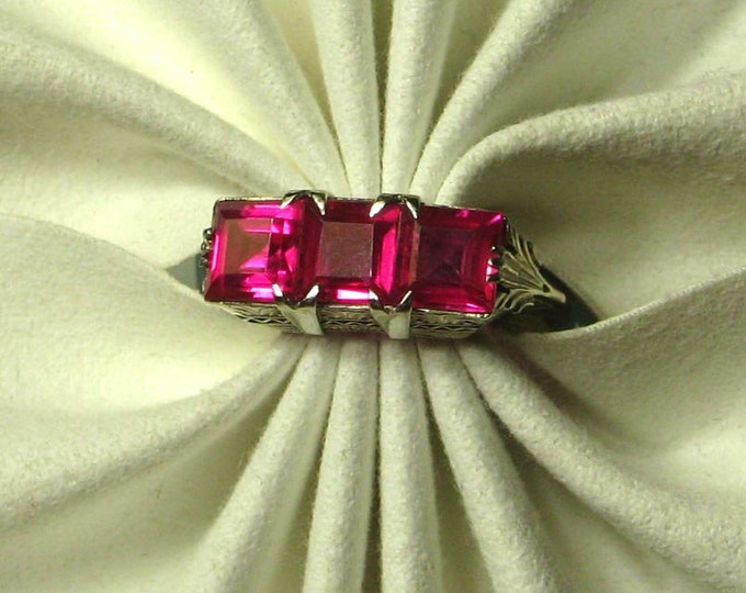 Vintage Filigree Deco White Gold Three Ruby Ring