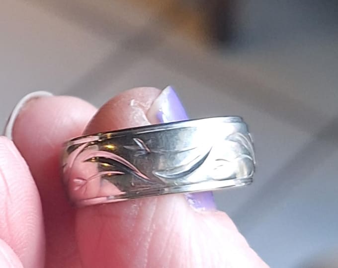 Vintage White Gold Artcarved Wave Patterned Wedding Band