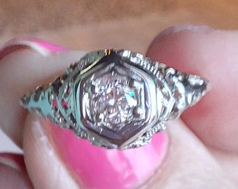 Vintage Early Art Deco 18K White Gold Filigree Diamond Ring