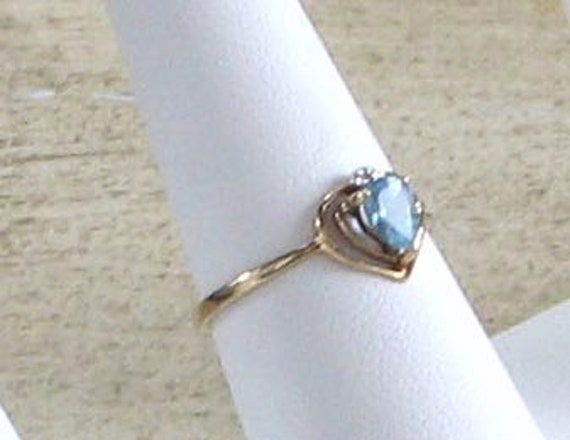 Yellow Gold Pear Shaped Blue Topaz Ring - image 2