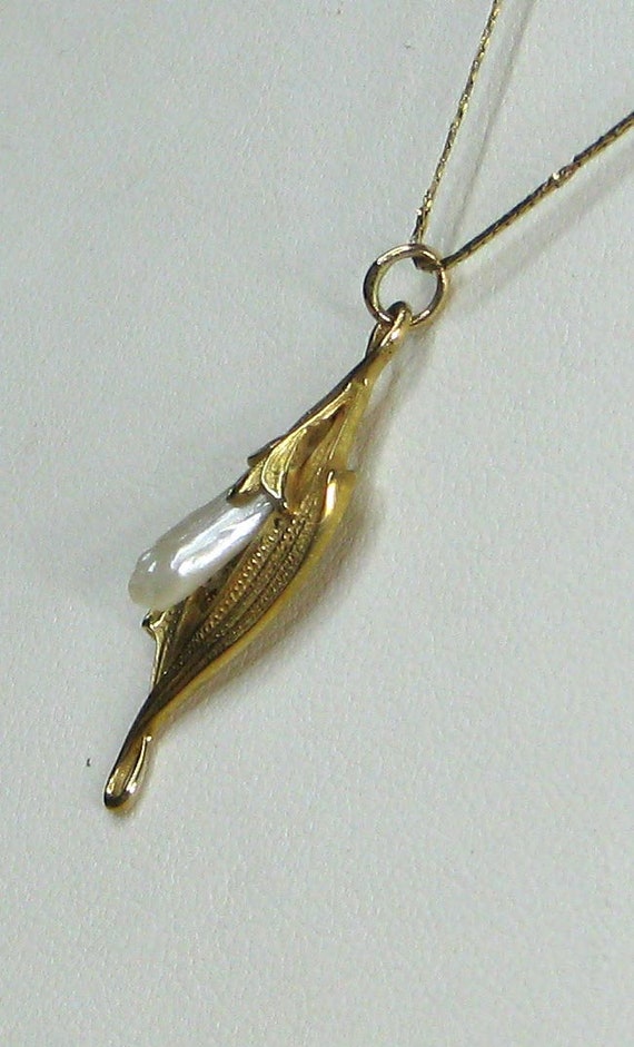 Gold Art Nouveau Natural Pearl Pendant - image 3