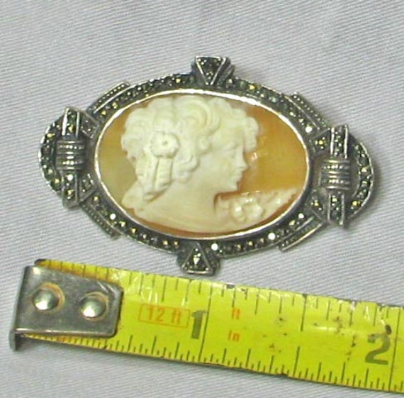 Camée Ancien Art Déco En Cornaline Entouré D'argent 950 Et Marcassites - Italie - Occasion - 6x4.5 Cm