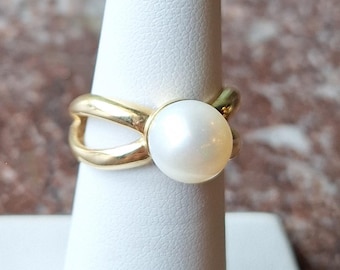 14K Yellow gold Solitaire Cultured Pearl Ring