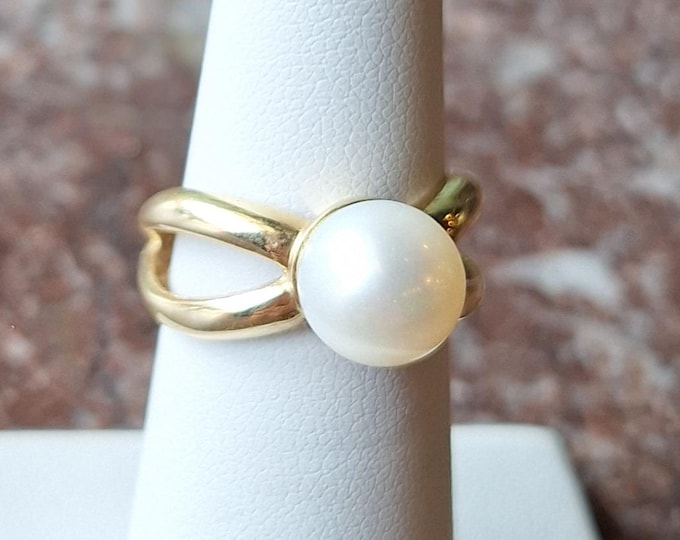 14K Yellow gold Solitaire Cultured Pearl Ring