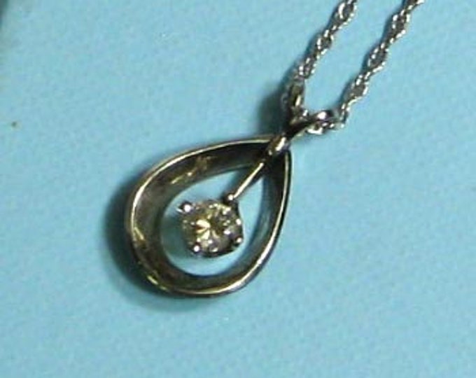 Vintage 14K White Gold Tear Drop Shaped Pendant with Diamond