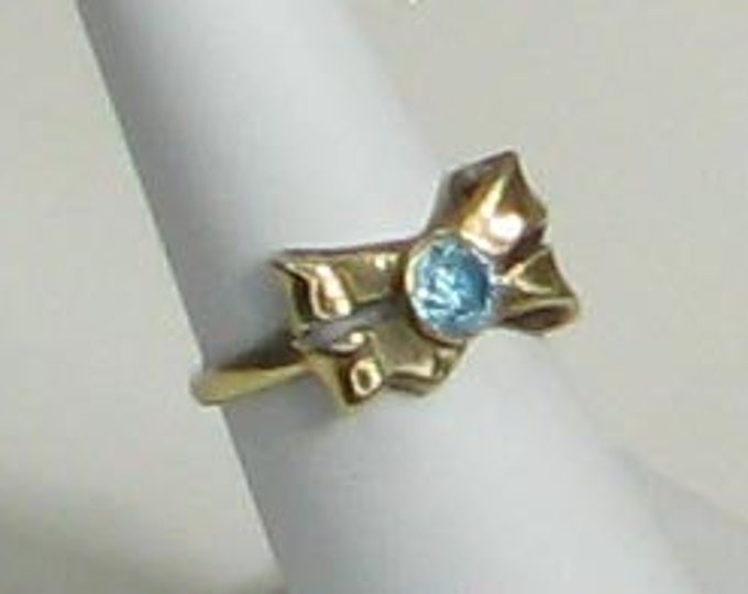 Vintage Retro Mid Century Blue Zircon Gold Bow Ring