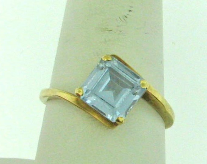 80s Yellow Gold Square Blue Topaz Ring