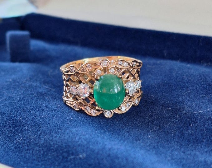 14KY Lattice Emerald Cabochon and Diamond Ring