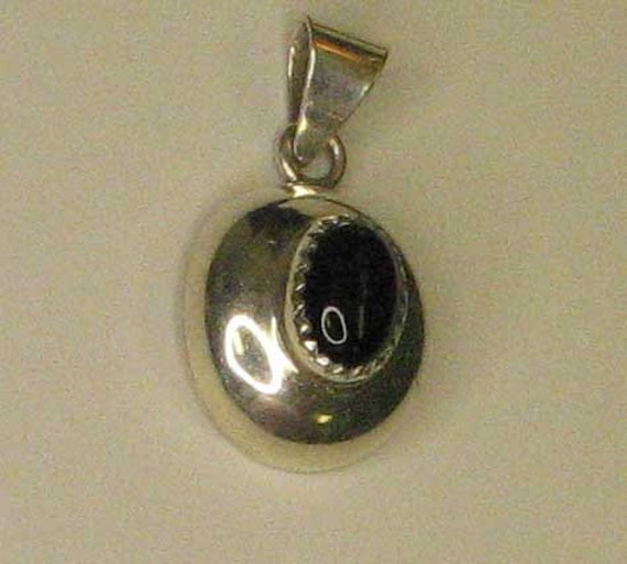 Native American Sterling Silver Onyx Pendant - image 5