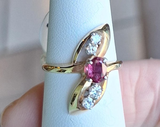 Vintage Natural Oval Ruby and Diamond Gold Ring