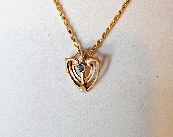 Vintage Edwardian Art Nouveau Gold Sapphire Pendant