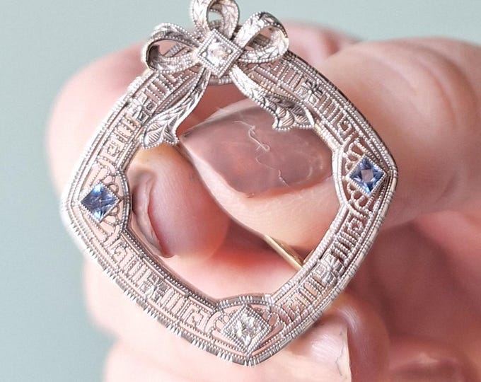 Vintage Edwardian Art Deco Brooch PIn with Sapphire and Diamond