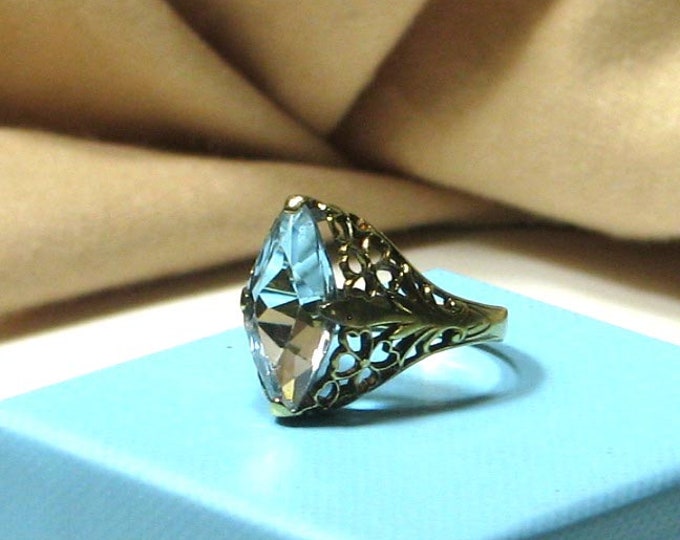 Vintage Edwardian Gold Filigree Aquamarine Ring