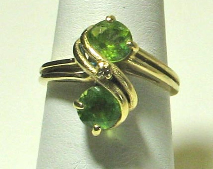 High Quality Vintage Gold Peridot and Diamond Ring