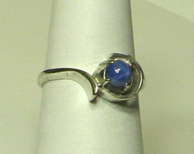 Vintage 10K White Gold Lindy Star Sapphire