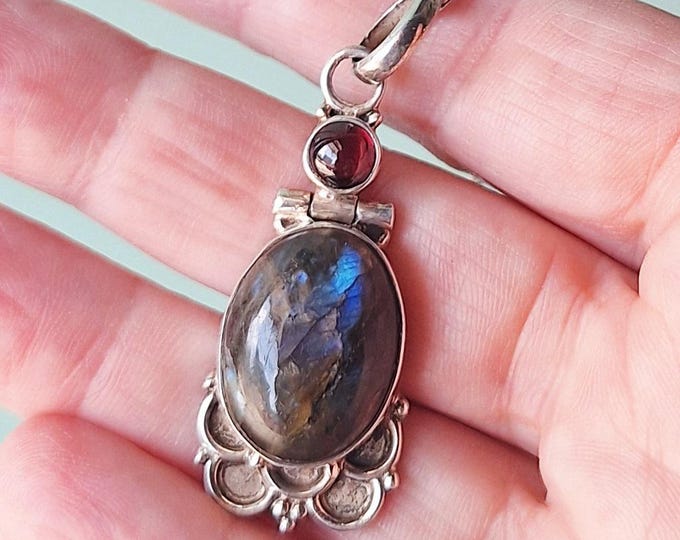 Sterling Silver Labradorite and Garnet Pendant