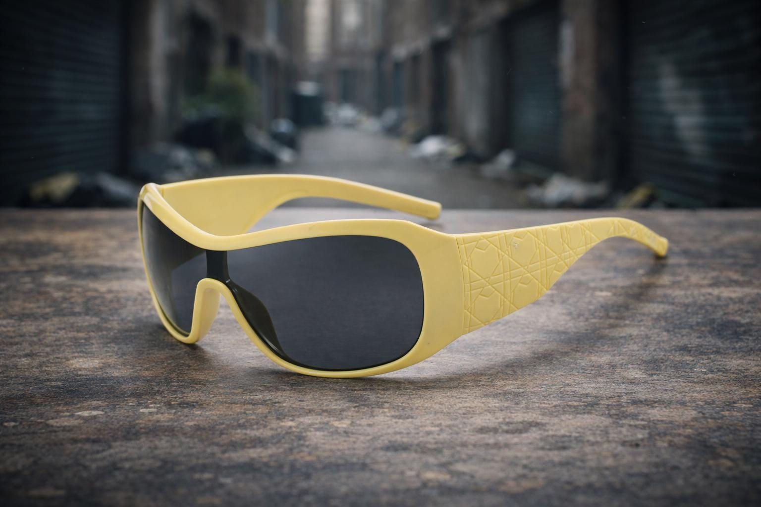 Oversized Wraparound Shield Sunglasses – Futuristic Y2K  display picture 1
