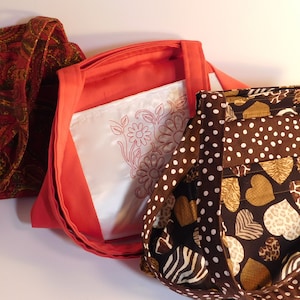 Faltbare Reißverschluss-Einkaufstasche: PDF-Schnittmuster für mittelgroße Handtasche mit zwei Riemen Reißverschluss und Klettverschluss Rose Petal 100320