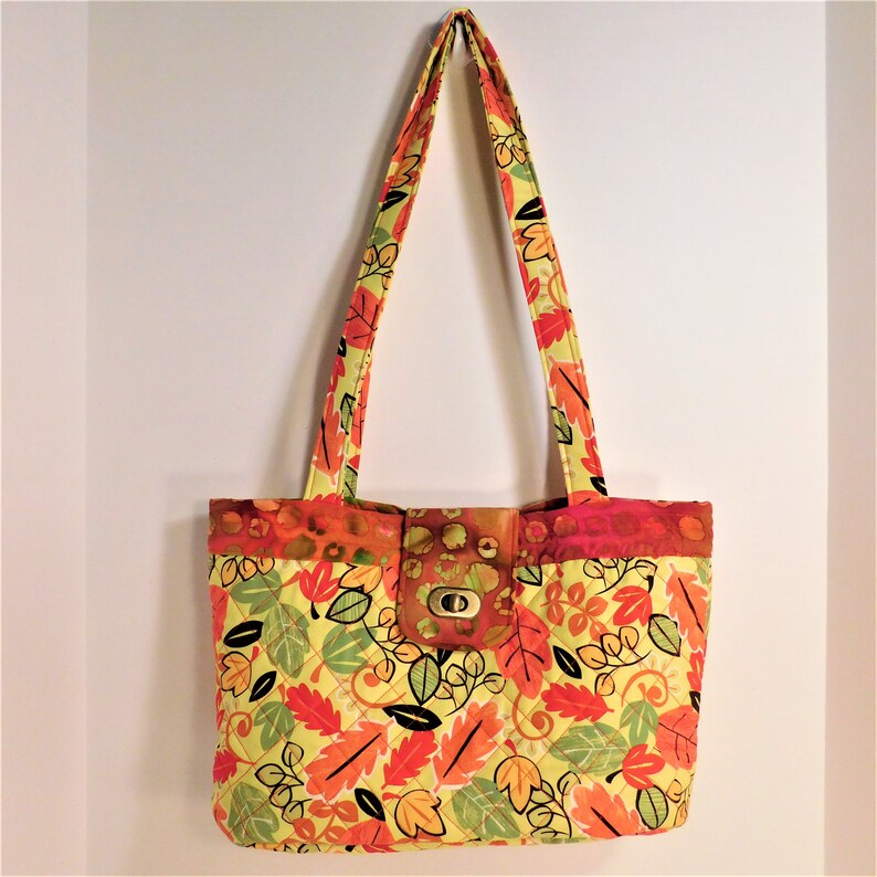 Tote Bag PDF Sewing Pattern Medium Sized Purse, Shoulder Bag With Two Straps and Turn Lock