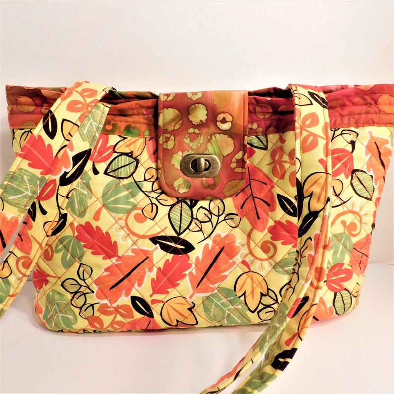 Tote Bag PDF Sewing Pattern Medium Sized Purse, Shoulder Bag With Two Straps and Turn Lock