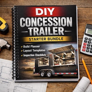 Puede incluir: Un libro de inicio de remolque de concesión de bricolaje encuadernado en espiral con el texto "DIY CONCESSION TRAILER STARTER BUNDLE". El libro incluye un planificador de construcción, plantillas de diseño y listas de verificación de inspección. Un remolque de concesión negro aparece en la portada.