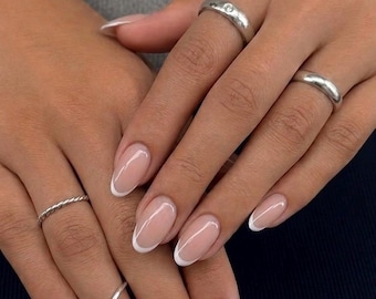 Weiße französische Spitze Drücken Sie die Nägel auf: Rosa Gel, Rund, handgefertigt