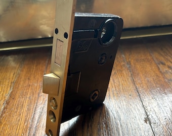 Cerradura de embutir antigua Lockwood T5000 para puerta de entrada (distancia entre ejes de 2-1/2”)