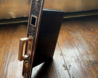 Cerradura de embutir antigua para puerta corredera Norwalk, modelo renacentista italiano (receptor)