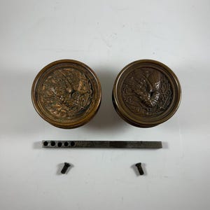 Antieke Russell & Erwin kolibrie deurknoppen, gemaakt in 1877, gegoten brons, A-10600