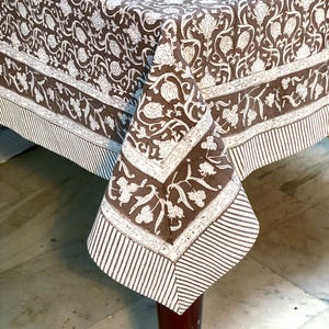 Nappe en Coton Florale Marron Rustique, Impression Block Print Artisanale pour Table à Manger, Décoration Bohème Rustique de Mariage
