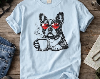 Camiseta de café con bulldog francés, linda camiseta para amantes de los perros bulldog francés, gafas de corazón, estampado de cachorro, divertida camiseta para amantes del café, regalo para mamás perrunas, top de moda para amantes de las mascotas
