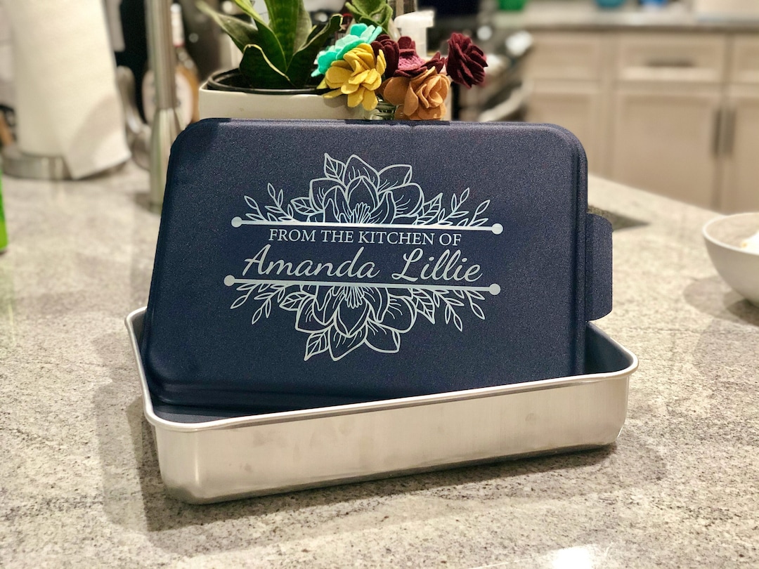 Personalized Cake Pan With Lid: Engraved Aluminum Bakeware Gift - Etsy