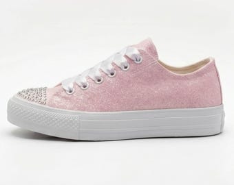 Zapatillas rosas con purpurina brillante / Elegantes detalles de perlas