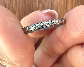 Art Deco 18K White Gold Hand Engraved Floral Wedding Band | Milgrain Stacker Ring