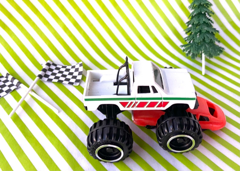 Monster truck cake kit 5 piece set image 3