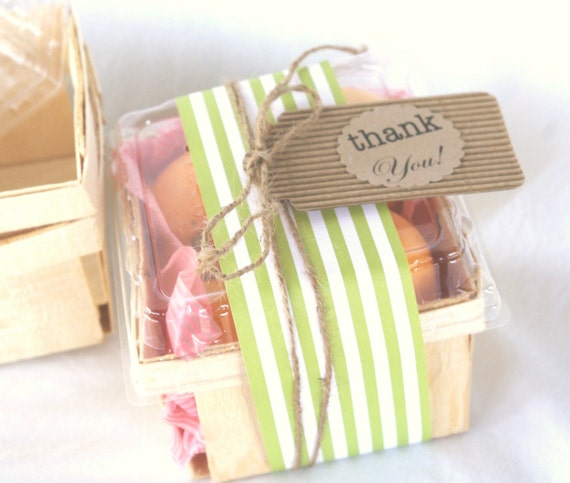 6WOOD BERRY BASKETS- pint sized-with clear lids--Fall Party Favor Baskets--Weddings--Showers--Farm Birthday Parties--6ct Il_570xn