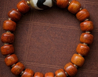 Yak Bone Skull Bracelet with Dzi Bead – Tibetan-Inspired Vintage Protection Amulet