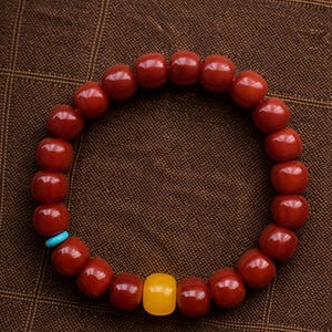 Pulsera de Ágata Roja Natural – Cuentas Barril Vintage con Acento de Turquesa | Pulsera Elástica Estilo Tibetano