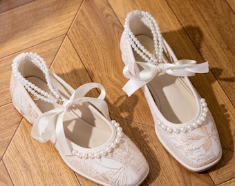 Appartements de mariage perle | Chaussures de mariée tissées en dentelle dorée avec broderie, Mary Janes confortables