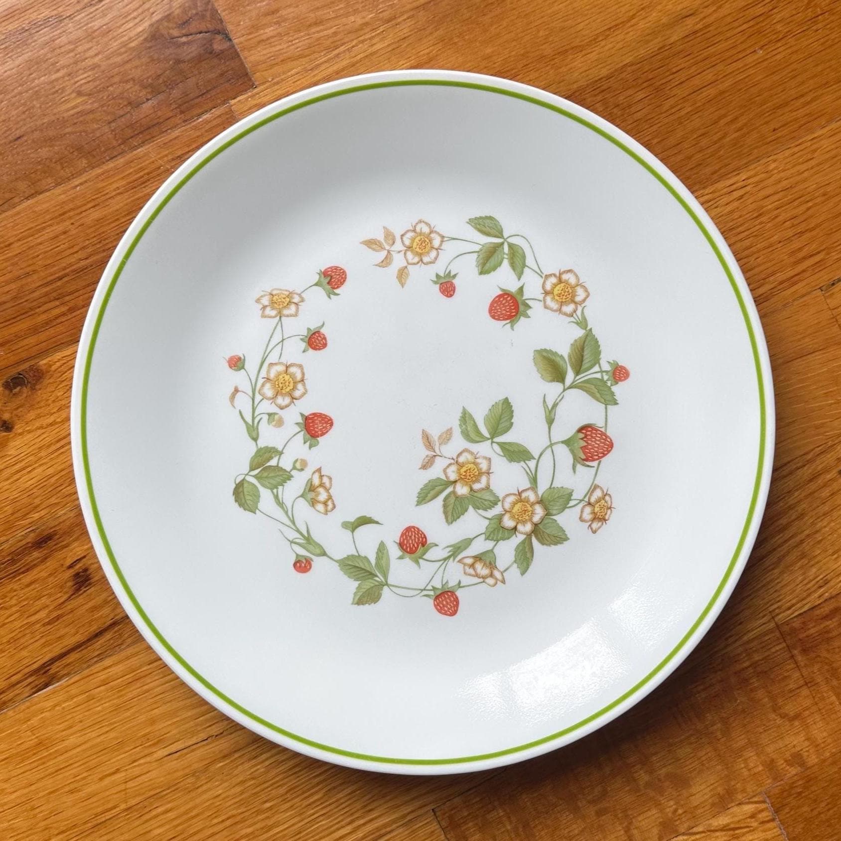 Vintage Strawberry Dinnerware Set - Etsy