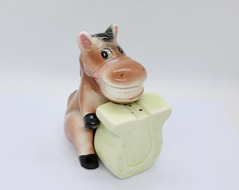 Vintage horse & horseshoe salt and pepper shaker set, Grizelle Japan