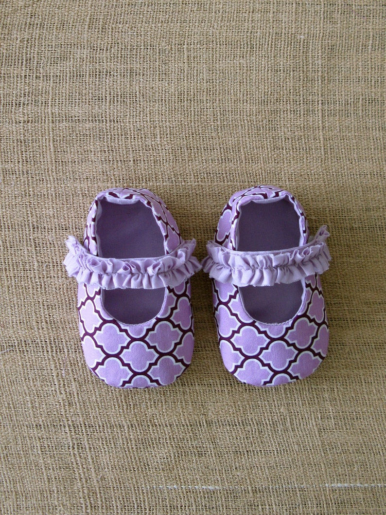 Mary Jane Baby Shoes PDF Pattern Newborn to 18 months. image 3