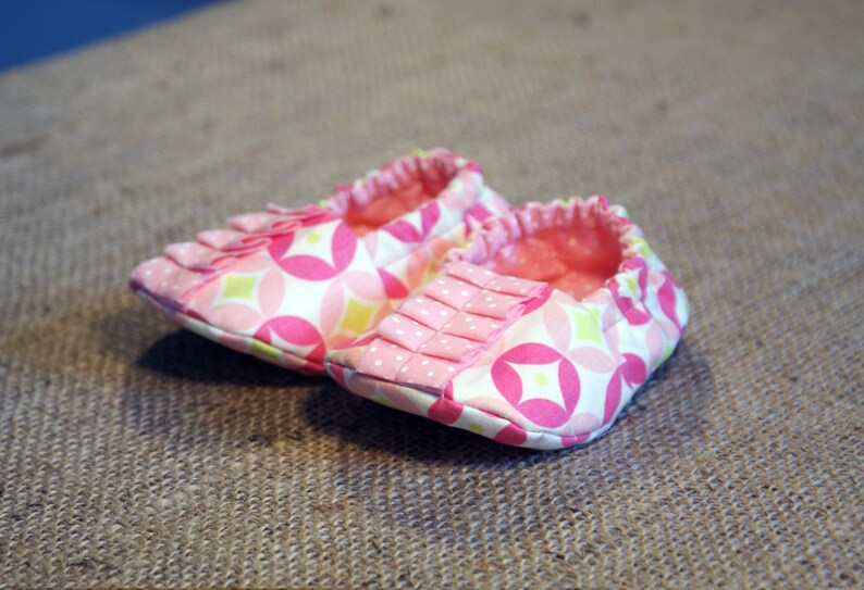 Natte Baby Shoes PDF Pattern Newborn to 18 months. image 2