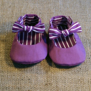 Tuxe Baby Shoes PDF Pattern Newborn to 18 months. image 1