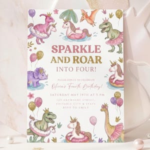 Sjabloon dinosaurus eenhoorn verjaardagsuitnodiging bewerkbare Sparkle and Roar vierde verjaardag meisje nodigt dino eenhoorn Pool Party Canva-sjabloon uit